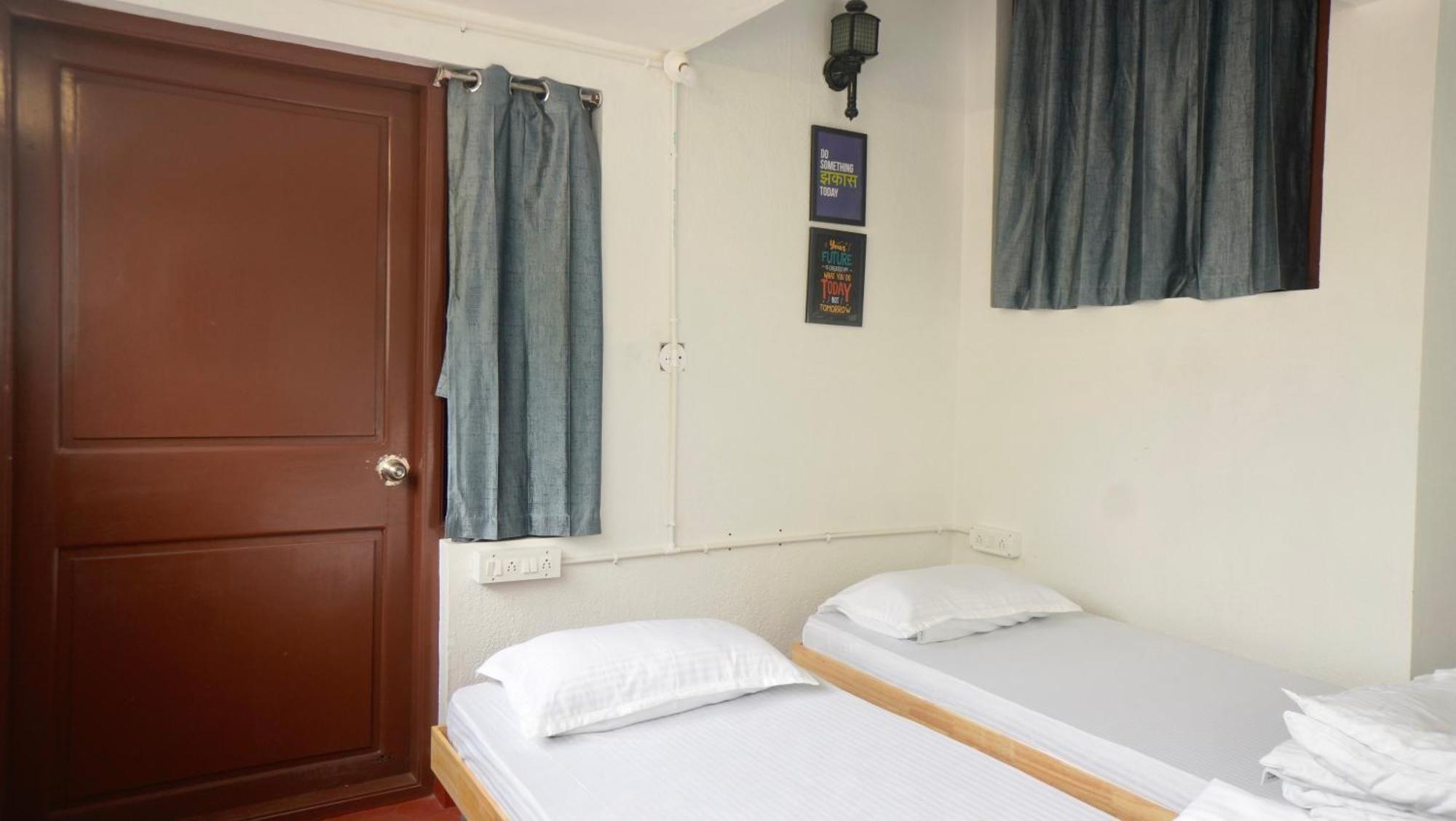 Roambay - Gokulam Hostel Mysore Exterior photo