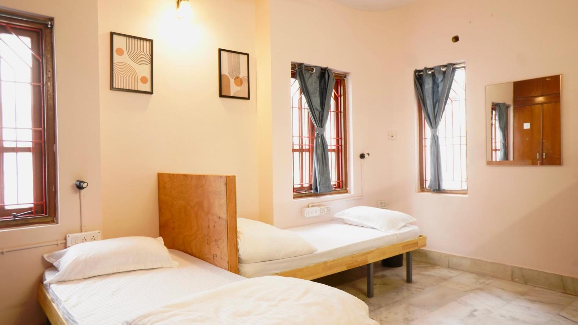 Roambay - Gokulam Hostel Mysore Exterior photo